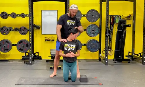 Desk Job Pain in Austin: A Practical Mobility Plan for Your Neck, Back, and Hips